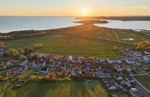 Thiessow Apartment | Balkon mit Meerblick, gratis Nutzung vom AHOI Erlebnisbad und Sauna in Sellin - Haus De niege Wech FeWo 04