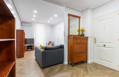 El Pilar Apartment | Balmes Flat Central Market