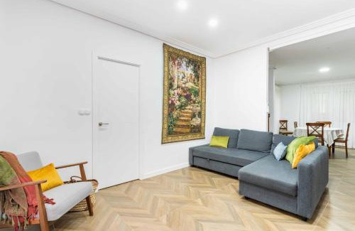 El Pilar Apartment | Balmes Flat Central Market