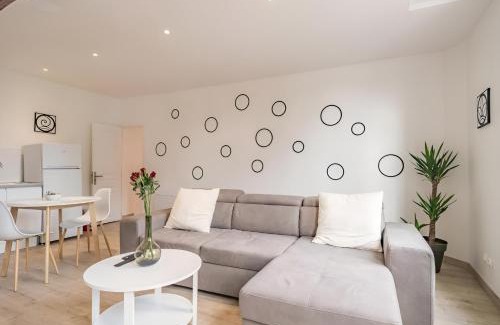 Troyes Apartment | Balnéo hyper centre, Calme, Equipé, Proche gare, Wifi