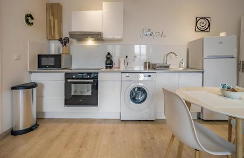 Troyes Apartment | Balnéo hyper centre, Calme, Equipé, Proche gare, Wifi