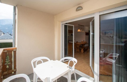 Bagneres-de-Luchon Apartment | Balnearia - Appt avec piscine partagée