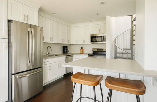 SoNo Apartment | Baltimore Place