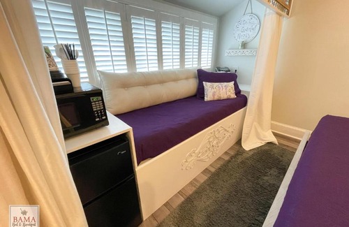 Tuscaloosa Hotel | Bama Bed and Breakfast - Wisteria Suite