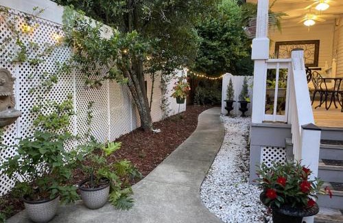 Tuscaloosa Hotel | Bama Bed and Breakfast - Sweet Home Alabama Suite