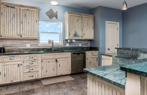 Dauphin Island House | Bama Breeze - Gulf Beachfront, 6 Bedrooms, 6 Baths, Pool Table, Sleeps 20