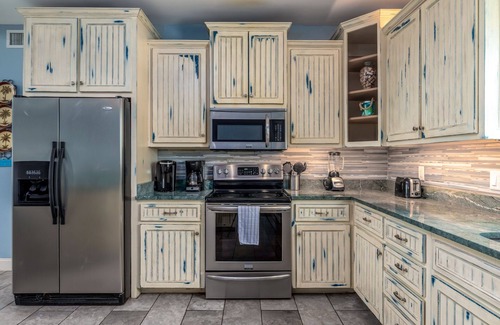 Dauphin Island House | Bama Breeze - Gulf Beachfront, 6 Bedrooms, 6 Baths, Pool Table, Sleeps 20