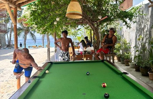 Puerto Galera Hotel | Bamboo House Beach Lodge & Restaurant