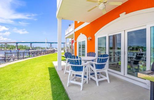 Sunset Pass House | Banana Bay 13912 By Pkrm