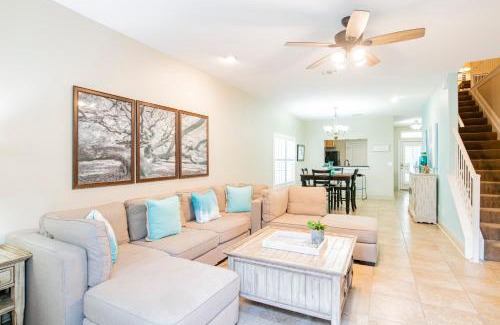 Sunset Pass House | Banana Bay 6056 By Pkrm