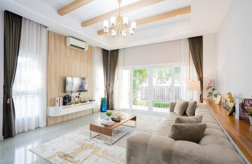 Huai Yai Villa | Banana Tree House Pool Villa Na Jomtien