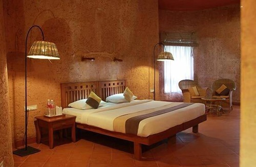 Vellamunda Hotel | Banasura Hill Resort