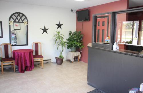 Bancroft Hotel | Bancroft Inn & Suites