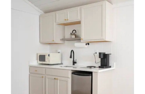 Bandera House | Bandera Tiny Home 1