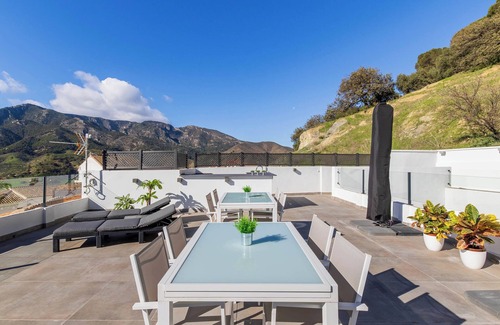 Carratraca Apartment | BANDERAS & SPA HIDROMASSAGE LUNA(CAMINITO DEL REY/MASSAGE ON REQUEST)