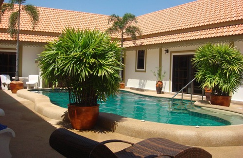 Bang Sare Villa | Bang sare 7 bed pool villa sleeps 20 near all attractions