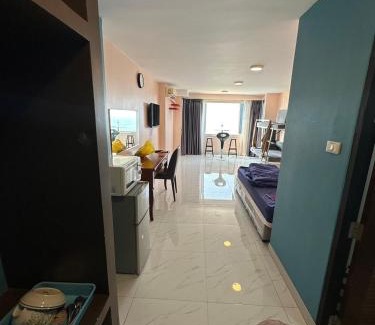 Ban Bang Saen Apartment | Bangsaen Royal Beach room 703