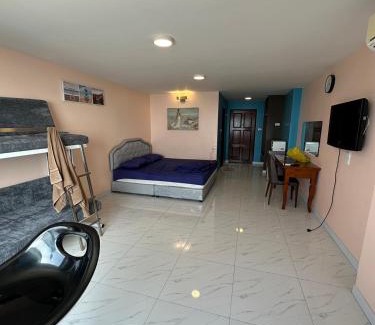 Ban Bang Saen Apartment | Bangsaen Royal Beach room 703
