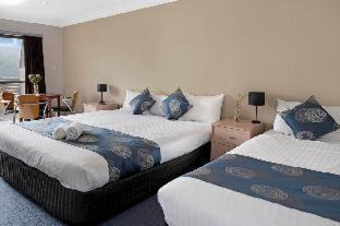 Jindabyne Hotel | Banjo Paterson Inn