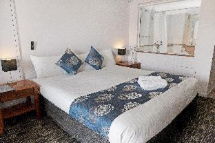 Jindabyne Hotel | Banjo Paterson Inn