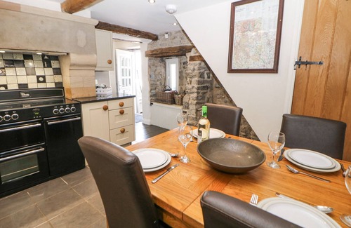 Hope Valley Cottage | BANK COTTAGE, pet friendly, with open fire in Bradwell