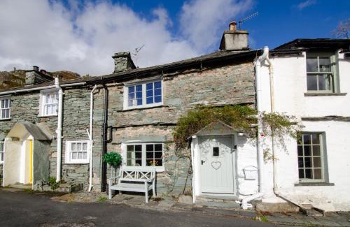 Chapel Stile House | Bank View