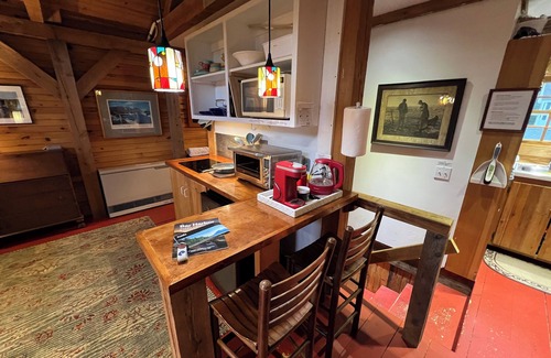 Bar Harbor Apartment | Bar Harbor Hideaway in quaint Bar Harbor. nWalk to everything from here!