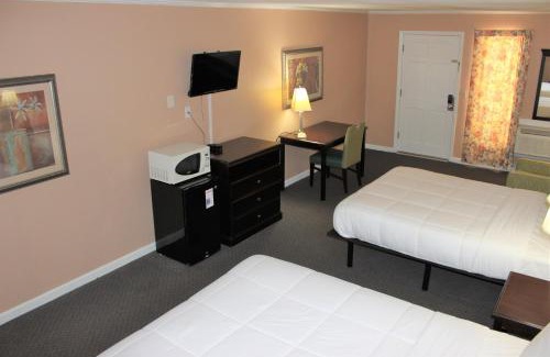 McCormick Hotel | Bar-Mel Inn