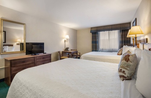 Baraga Hotel | Baraga Lakeside Inn