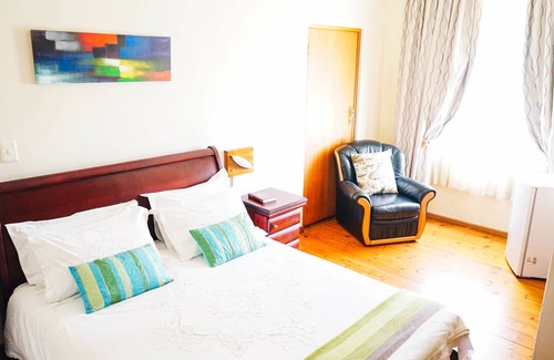 Plumstead House | Baraka Guesthouse