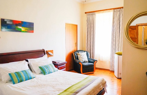 Plumstead House | Baraka Guesthouse