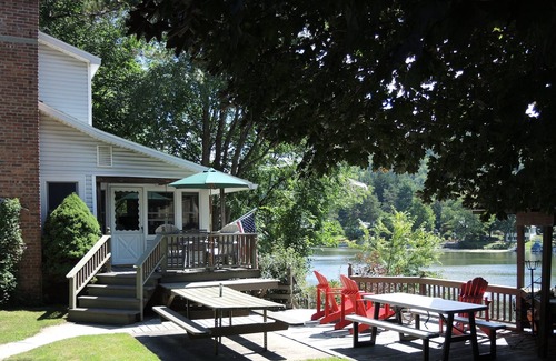 Oneonta House | Barb's Lakeside - Goodyear Lake - Close to all tournaments, kayaks & game room.