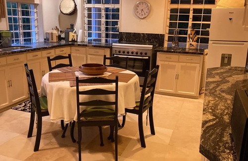 Pine Gardens Apartment | Barbados Chi Guest House