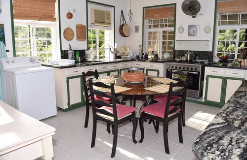 Pine Gardens Apartment | Barbados Chi Guest House