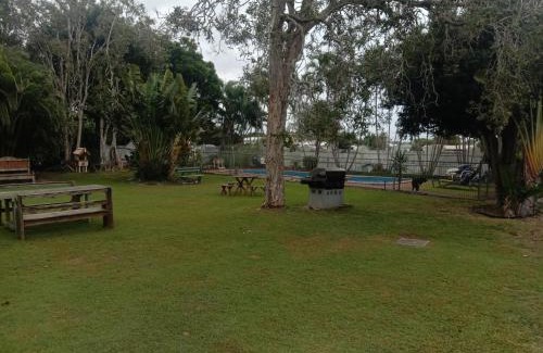 Bargara Hotel | Bargara Beach Motor Inn budget accommodation pet friendly on application