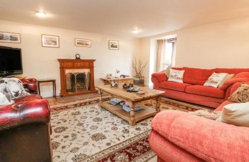 Okehampton House | Barley Meadow