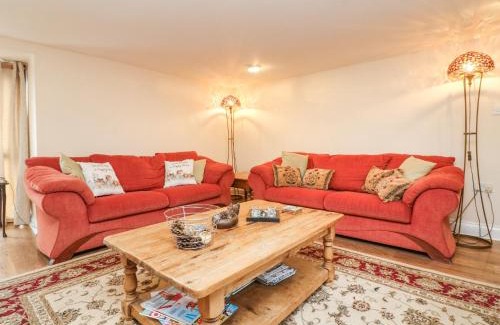 Okehampton House | Barley Meadow