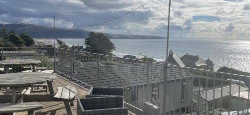 Barmouth House | Barmouth - Caravan - 2Bed - Sea View - PetFriendly