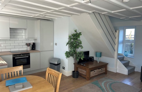 Bude House | Barn conversion overlooking the golf course to the sea