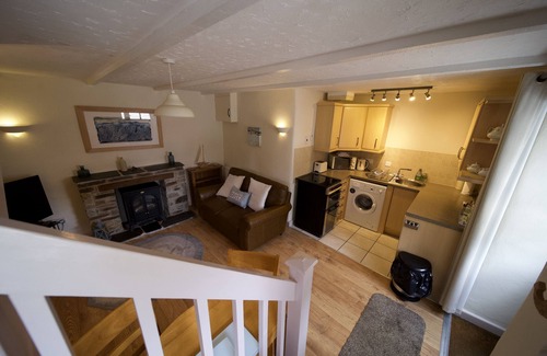 Looe Cottage | Barn Cottage sleeps 2 + baby/small child. A cosy 2 storey traditional Cornish stone character cottag