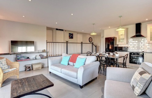 Woodbridge House | Barn Owl, Oxley Dairy