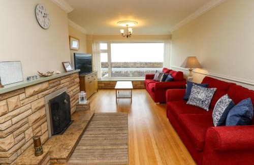Beadnell House | Barnacle Cove