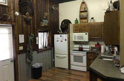 Dresden Cabin | Barndominium that is Pet friendly, near wineries & Woodbury Wildlife Area .