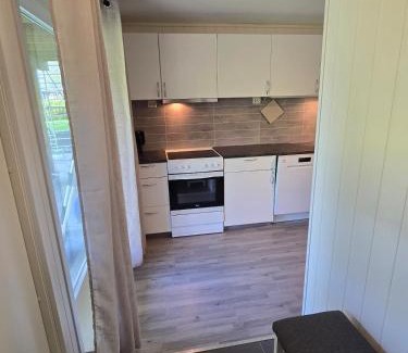 Tromsdalen Apartment | Barnevennlig leilighet nær båthavn og sentrum