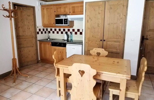 Prapoutel Apartment | Barns Chalet B - 2 Rooms for 4 People