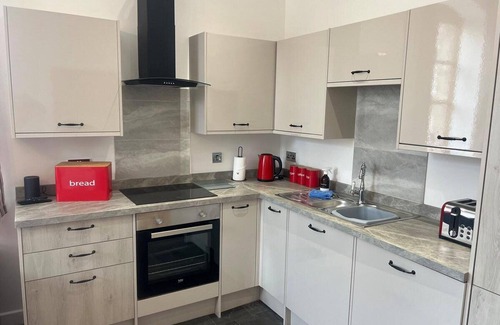 Barnstaple Apartment | Barnstaple - Apartment- Sleeps 2 - Parking