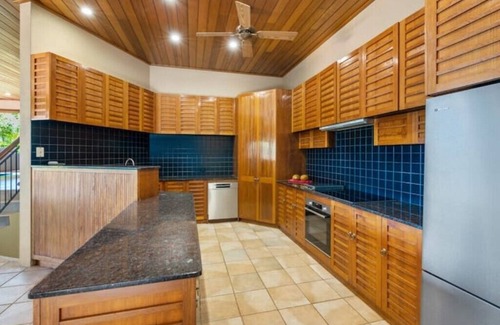 Lamb Range Villa | Barong luxury private estate with expansive views over Cairns barongcairns.comn