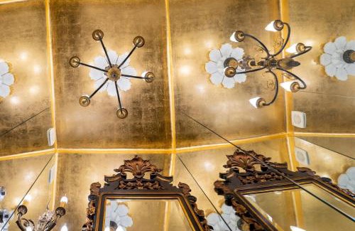 Bairro Alto Apartment | Baroque apart with patio Portuguese Soul Bica Tram 4p