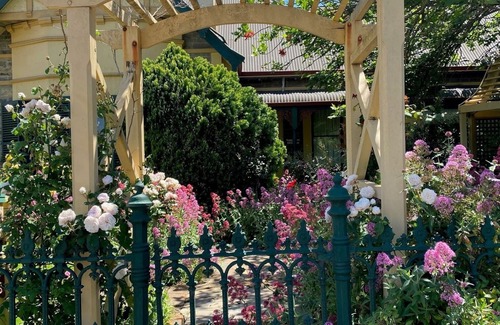 Tanunda House | Barossa Dreams -Sapphire Dreams