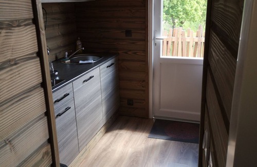 Saint-Leonard-des-Bois Cabin | Barrel-Cabin-Bathroom-Comfort